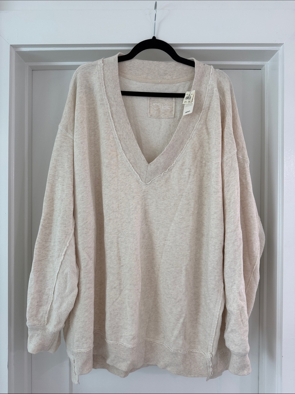 Aerie Women’s V-Neck Lightweight Sweater - Cream NWT